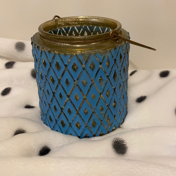 Clear and blue lantern (didn’t come with light) - Picture 1 of 3